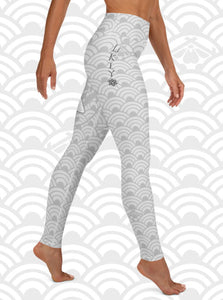 Ukiyo Streetwear Light Grey Koi Fish – Pastel Grey Seigaiha Print Women's Yoga Leggings